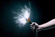 Удар электрическим током Удар электрическим током